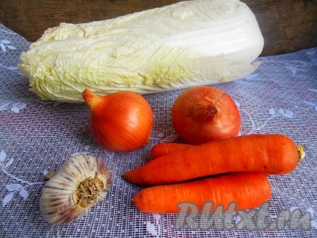 Для приготовления маринованной пекинской капусты я использовала вот такие ингредиенты.
