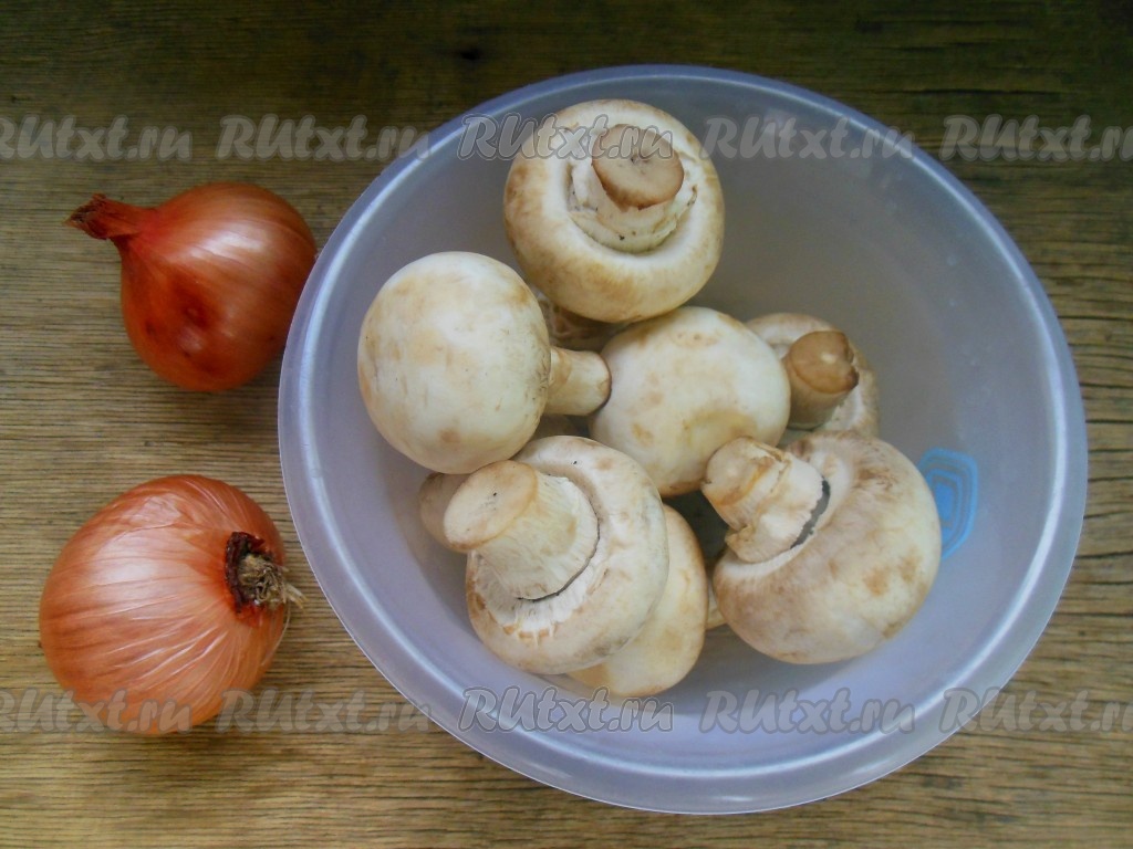 Овощи и грибы в блюдах с шампиньонами