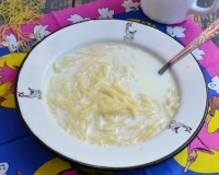 Рецепт молочного супа с вермишелью для детей