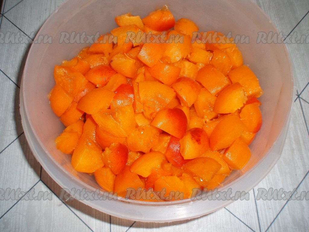 Конфитюр из чёрной смородины с абрикосами - 9 пошаговых фото в рецепте