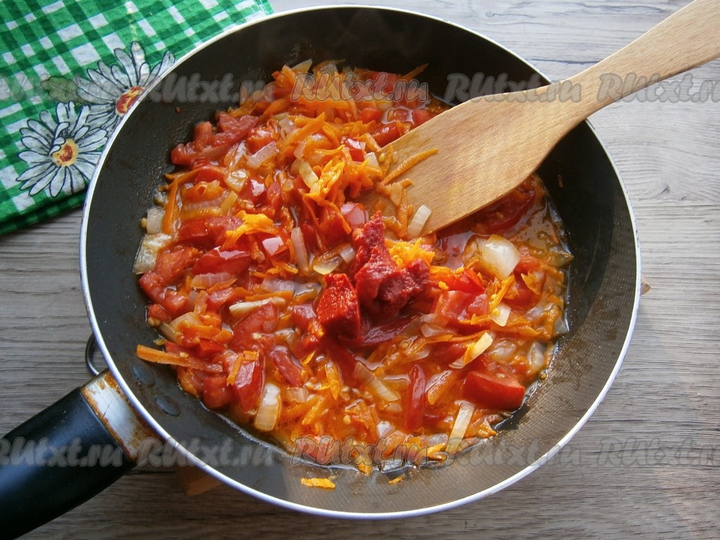 Тушеная картошка с томатной пастой