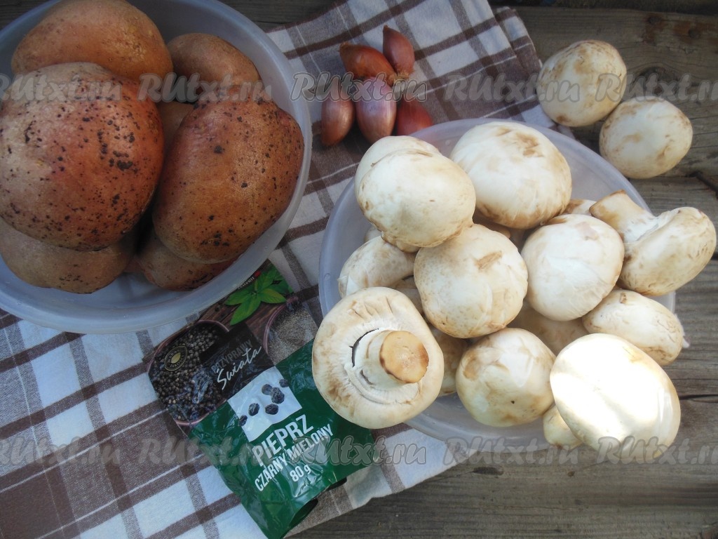 Картошка с шампиньонами в рукаве в духовке - классический рецепт с фото