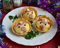 Новогодняя закуска в тарталетках "Свинки"