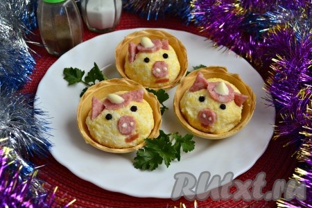Новогодняя закуска в тарталетках "Свинки"