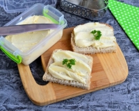 Домашний сыр из молока и кефира в мультиварке
