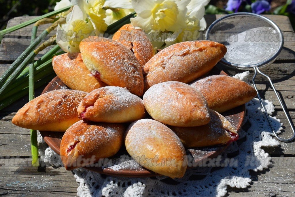 Мамины пирожки с вишней, пошаговый рецепт на ккал, фото, ингредиенты - *Elenissima*