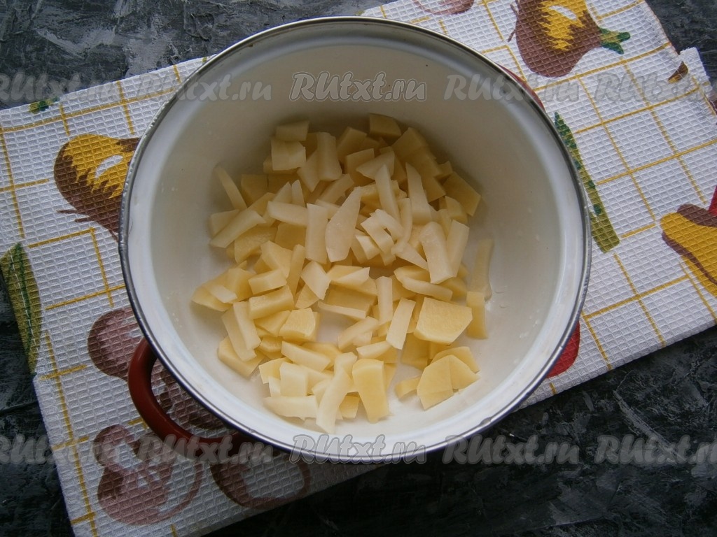 Куриный суп с рисом и картошкой: рецепт - Лайфхакер