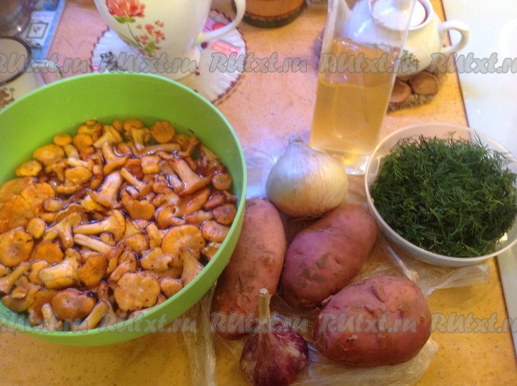 Жареная картошка с лисичками в сметанном соусе - рецепт с фотографиями - Patee. Рецепты