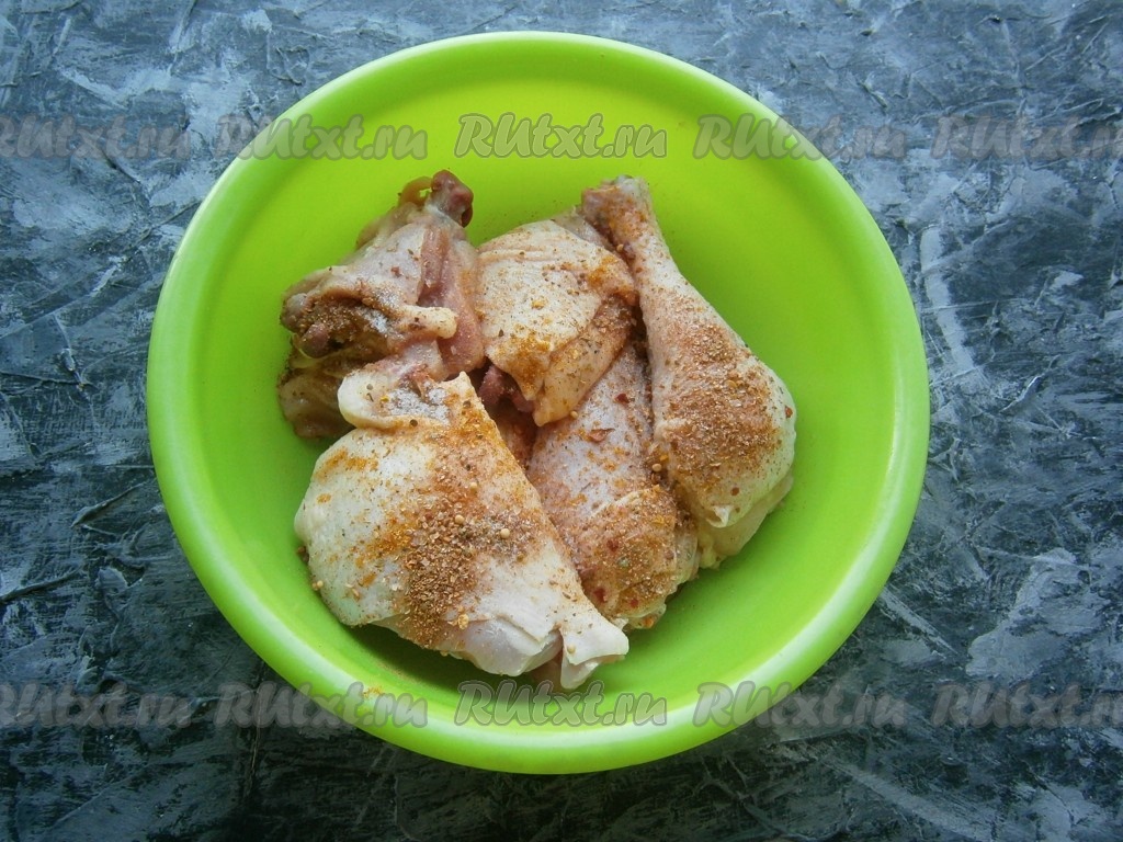 Тушеная картошка с курицей в мультиварке Редмонд