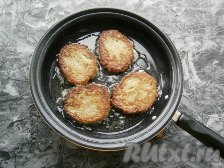 Котлеты с подливом на сковороде рецепт с фото пошагово