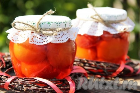 Персики, приготовленные в сахарном сиропе на зиму, получаются необыкновенно нежными, ароматными и очень вкусными. 
