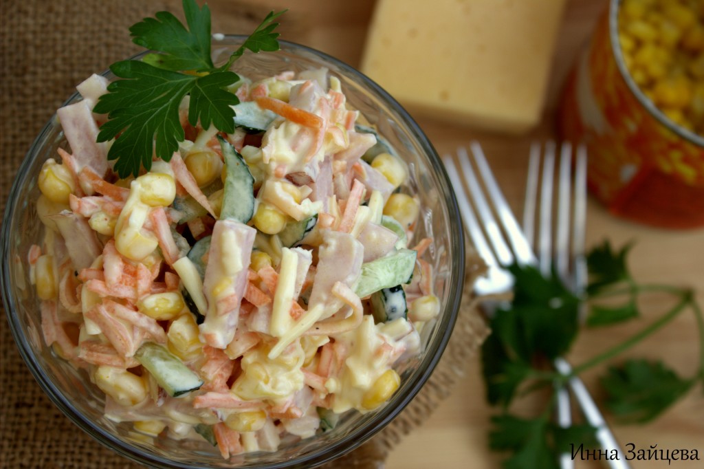 Салат с копченой курицей и огурцом - 53 рецепта приготовления с пошаговыми фото