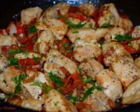 Куриное филе с болгарским перцем на сковороде