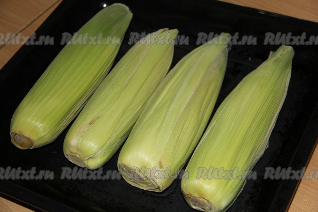 Кукуруза в листьях, запечённая в духовке - 4 пошаговых фото в рецепте