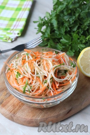 Салат из репы с морковью и яблоком - 7 пошаговых фото в рецепте