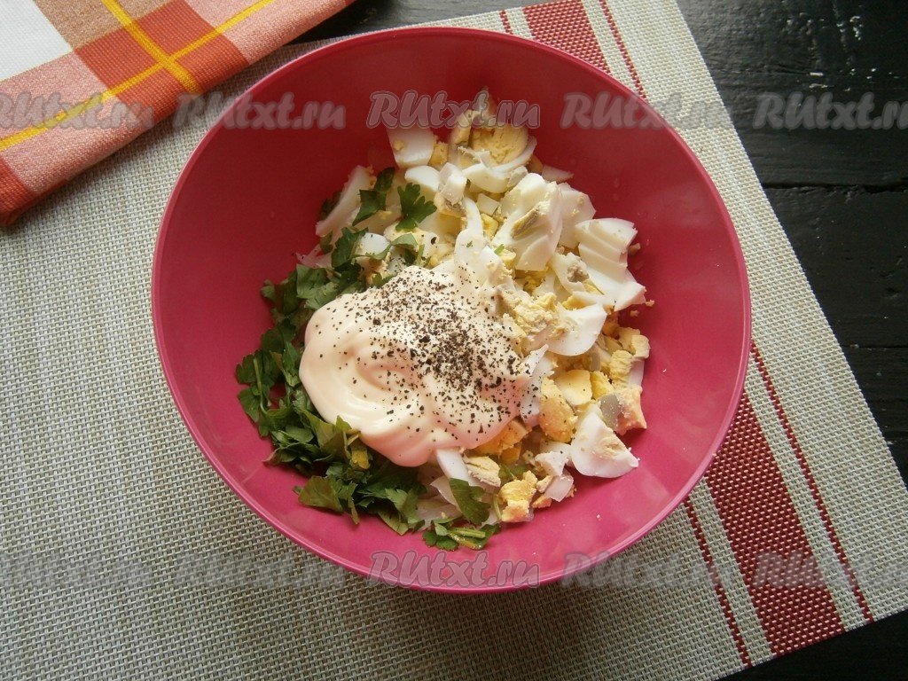 Салат из кальмаров с яйцом и луком - калорийность, состав, описание - гнбрб.рф