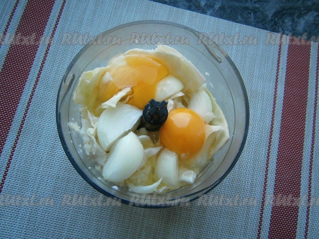 Капустные оладьи с сыром - пошаговый рецепт с фото на natali-fashion.ru