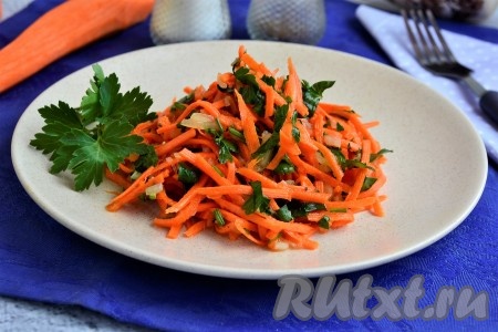 Салат из свежей моркови с растительным маслом