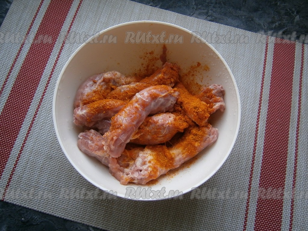 Жареные куриные шейки на сковороде