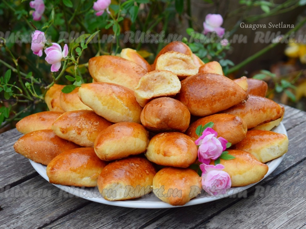Пирожки на живых дрожжах в духовке рецепт с фото пошагово