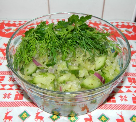 Салат из зеленой редьки - 5 простых и вкусных рецептов с пошаговыми фото