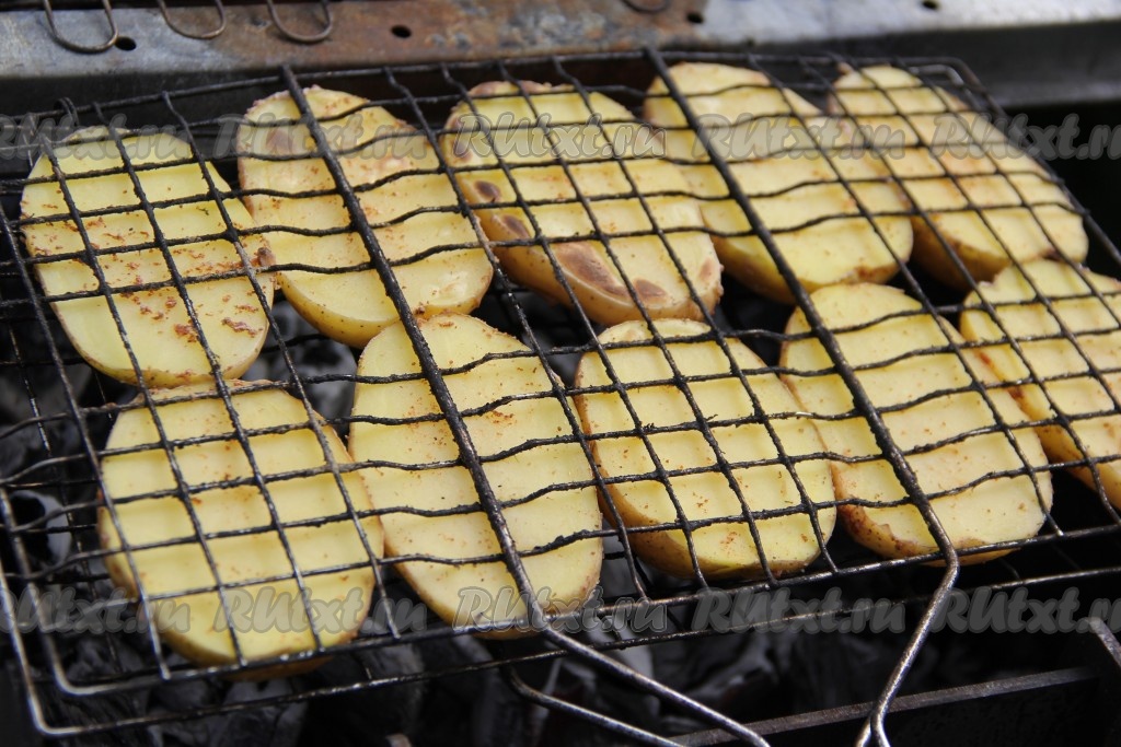 Картошка С Салом На Мангале Фото