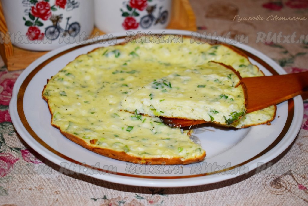 Омлет с творогом и сыром на сковороде - 12 пошаговых фото в рецепте