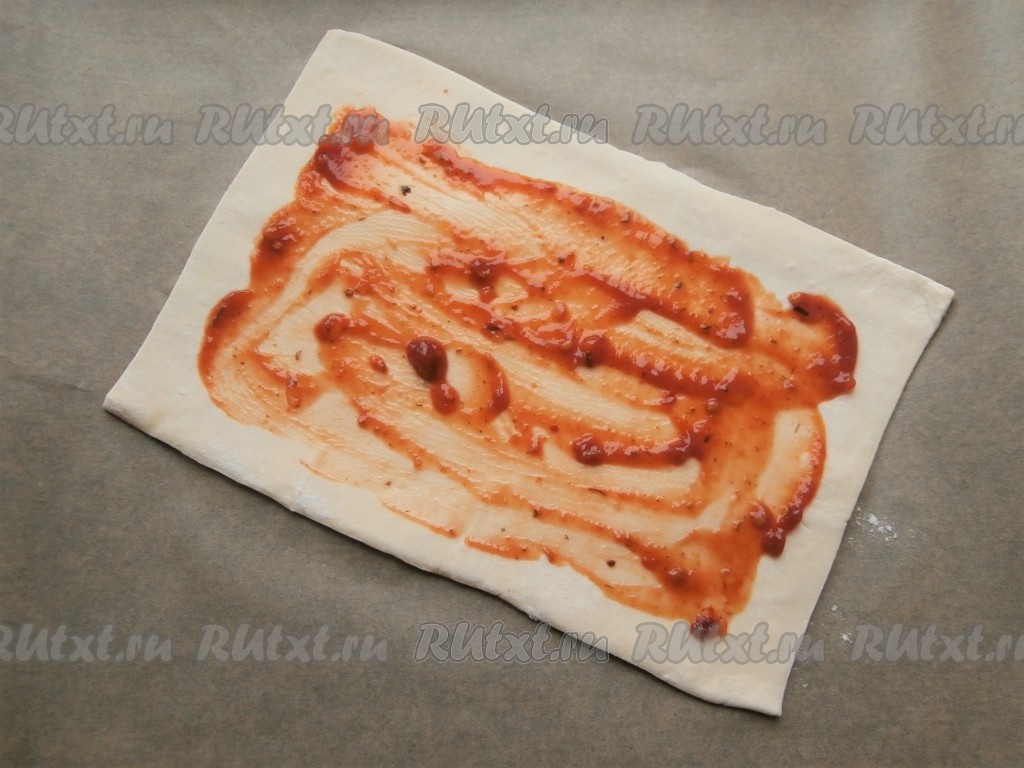 Закрытая пицца из слоеного теста - пошаговый рецепт с фото