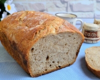 Пшеничный цельнозерновой хлеб на ржаной закваске
