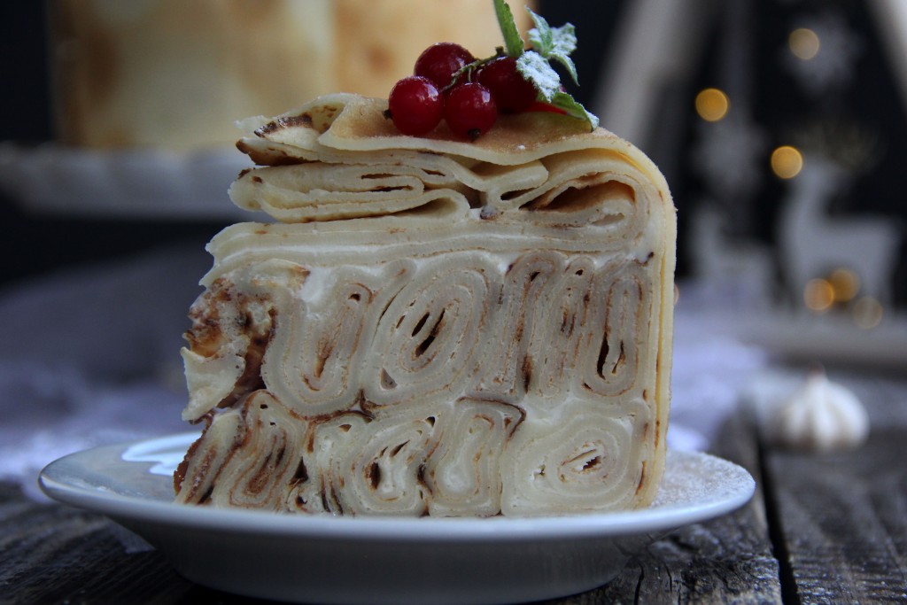 Блинный торт со сметанным кремом — рецепт с фото