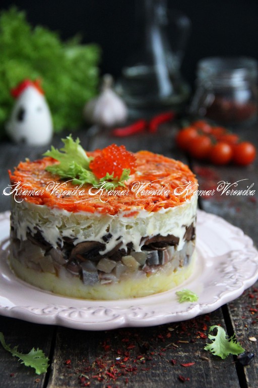 Салат “Лисья шубка” с грибами и селедкой - рецепт с фото на luchistii-sudak.ru