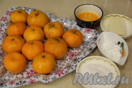Подготовить продукты для приготовления мандаринового курда с крахмалом.
