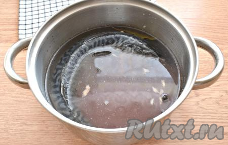 Рецепт засолки скумбрии в домашних условиях в рассоле целиком с луковой шелухой