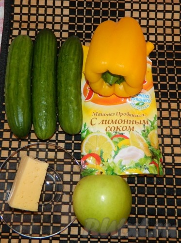 Ингредиенты для приготовления салата с огурцом и болгарским перцем