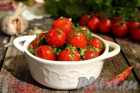 Маринованные помидоры черри с чесноком быстрого приготовления