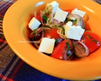 Салат с сыром Фета и помидорами черри