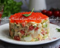 Салат из кальмаров с яйцом и красной икрой