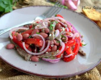Салат с говядиной, красной фасолью и болгарским перцем