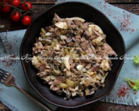 Салат из куриной печени с грибами и солёными огурцами