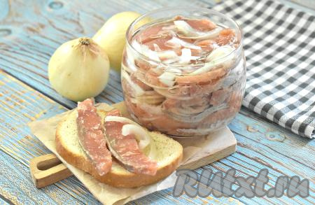Горбуша, солёная с маслом и луком