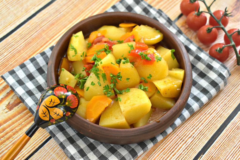 Овощное рагу с кабачками, капустой и картошкой в мультиварке - рецепт
