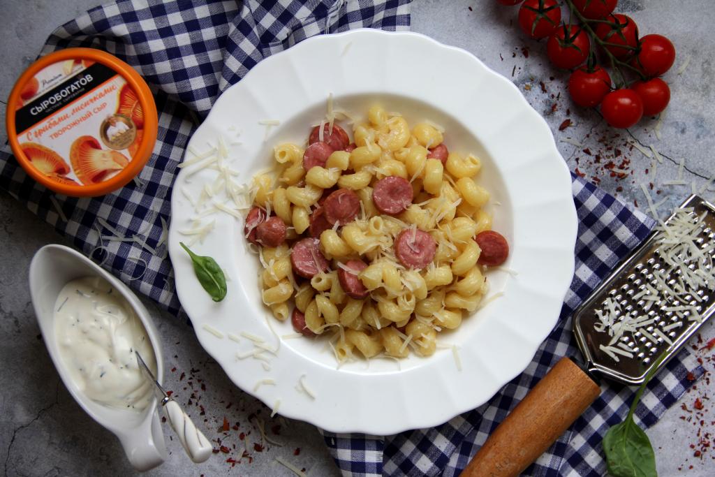Макароны с сосисками на сковороде – пошаговый рецепт приготовления с фото