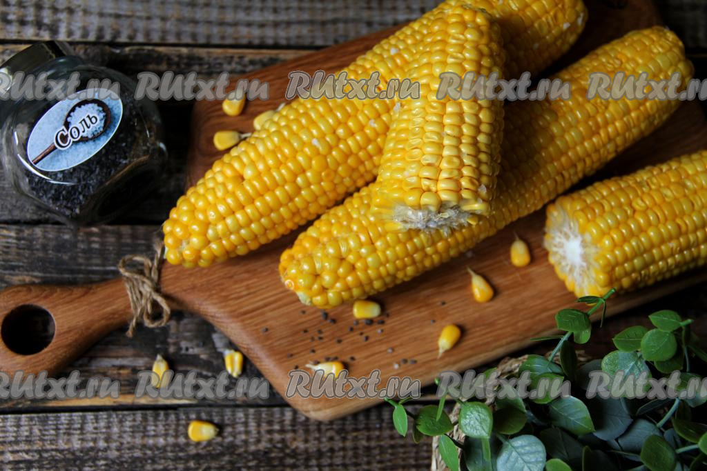Запечённая кукуруза в фольге в духовке с маслом. Рецепт с фото