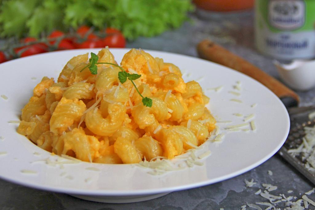 Макароны с сосисками, яйцами и сыром рецепт – Европейская кухня: Завтраки. «Еда»