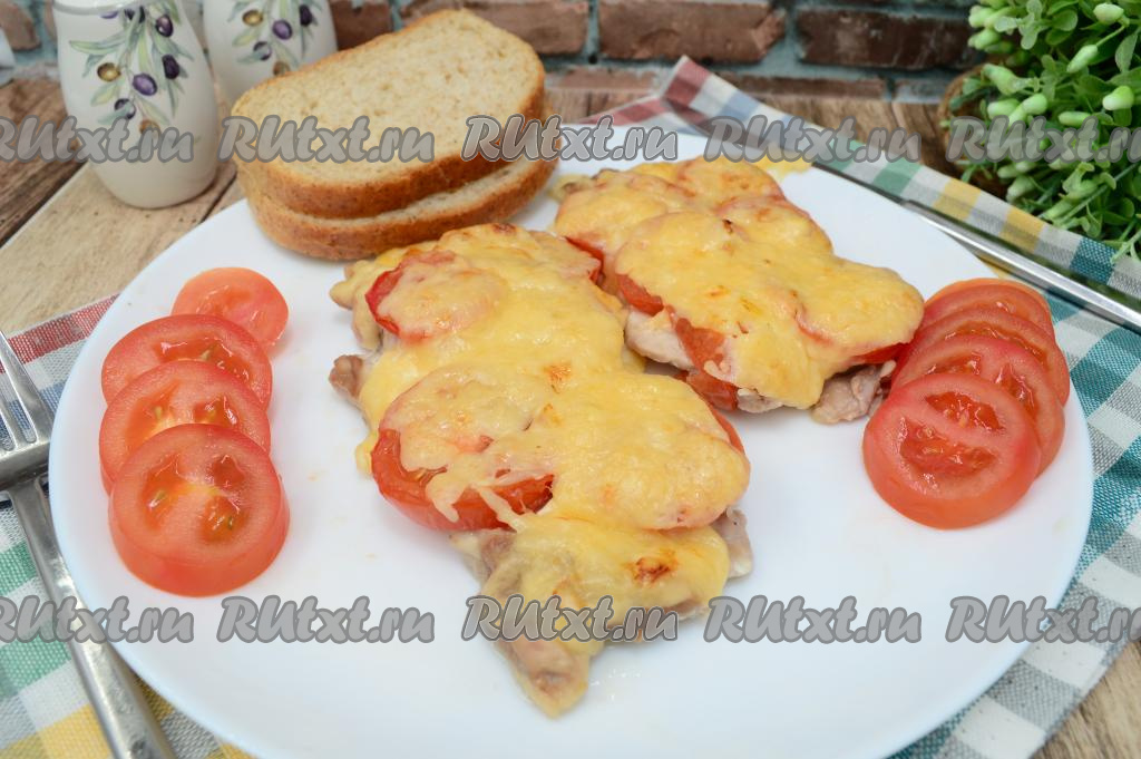 Филе бедра курицы с помидорами и сыром в духовке: 10 фото в рецепте