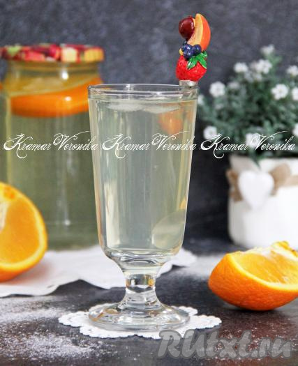 Зимой в меру сладкий, ароматный, освежающий берёзовый сок с апельсином и порадует приятным вкусом, и подарит воспоминания о весенних днях!