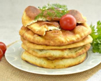 Лепёшки с зеленью на кефире на сковороде