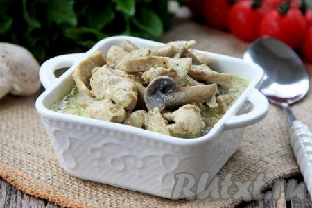 Бефстроганов из курицы с грибами со сметаной