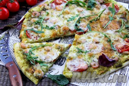 Пицца с креветками и соусом песто