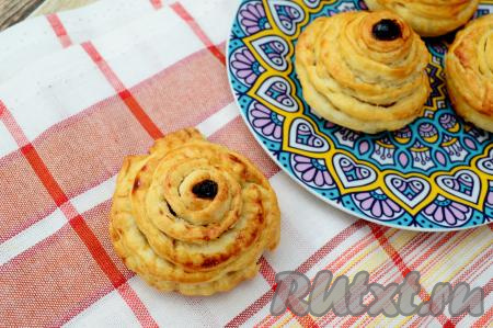 Слойки "Цветы" с сахаром из слоёного теста